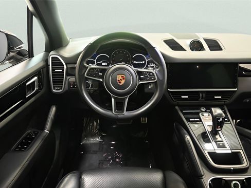 Used 2019 Porsche Cayenne S w/ Premium Package AWD/4WD image 11