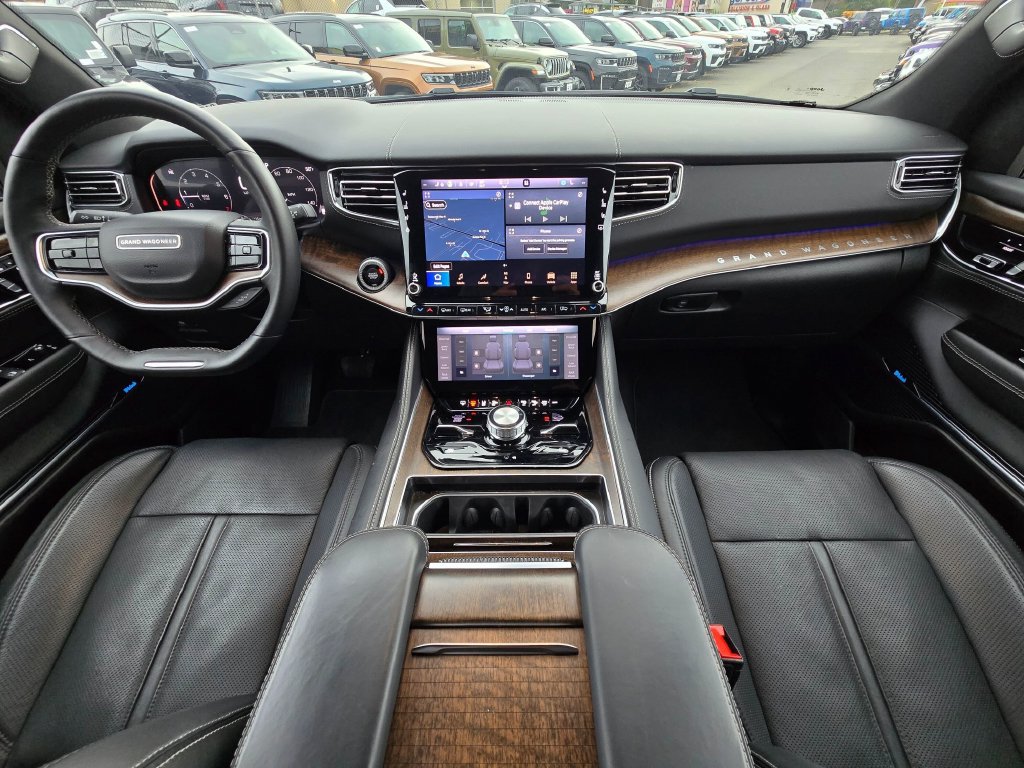 Used 2023 Jeep Grand Wagoneer 4WD w/ Flexible Seating Group image 19