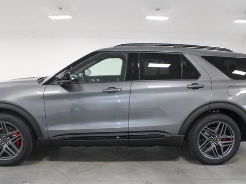 New 2026 Ford Explorer ST-Line w/ ST-Line Street Pack RWD image 5