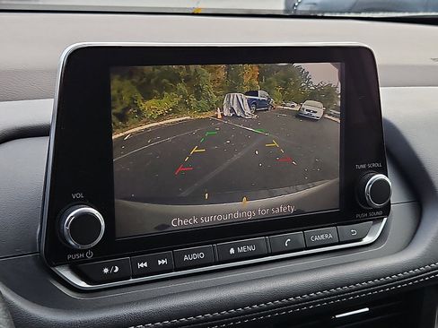 Certified 2023 Nissan Rogue SV image 17