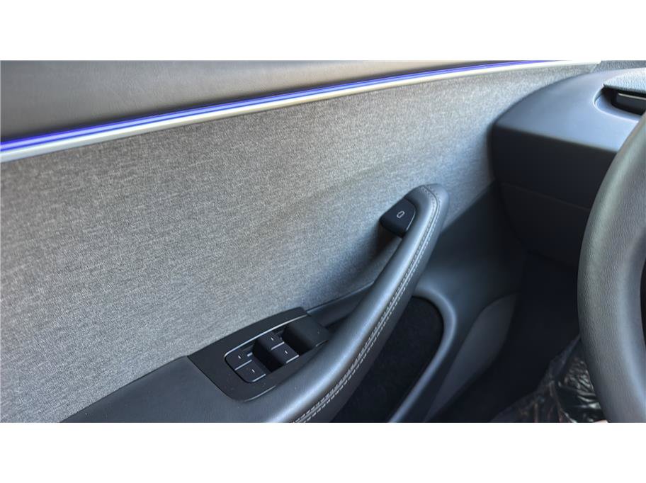 Used 2025 Tesla Model 3 Long Range RWD image 37