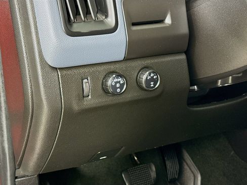 Used 2016 Chevrolet Colorado Z71 AWD/4WD image 12