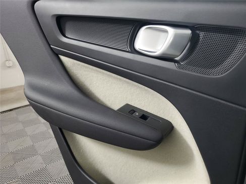 Certified 2026 Volvo XC40 B5 Plus AWD/4WD image 14