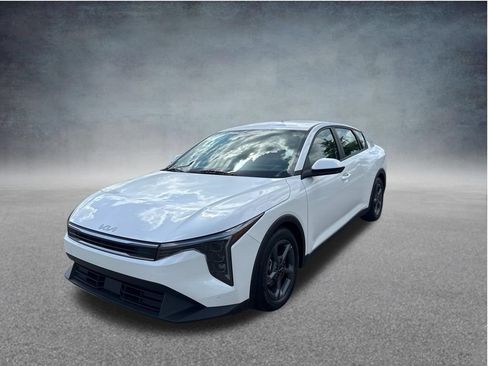 Used 2025 Kia K4 FWD image 3
