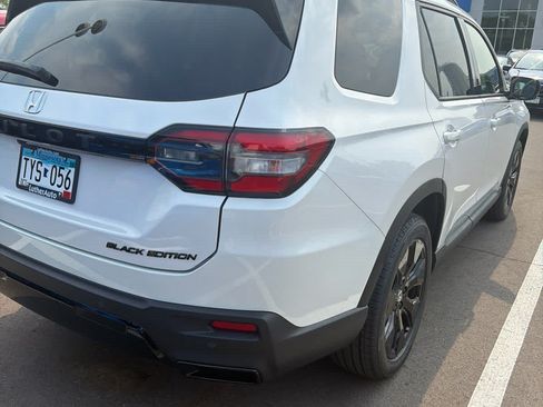 Certified 2026 Honda Pilot Black Edition image 7