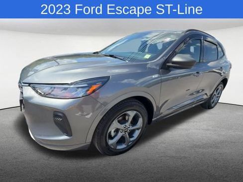 Used 2023 Ford Escape ST-Line w/ Tech Pack #1 AWD/4WD image 4