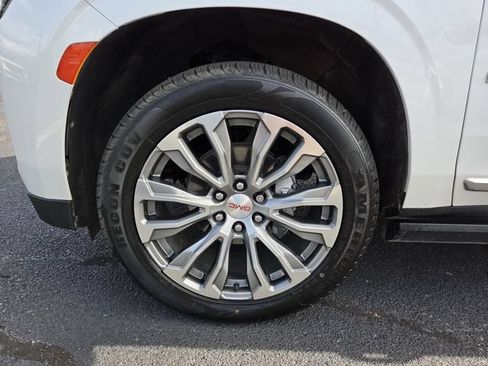 Used 2022 GMC Yukon Denali RWD image 29