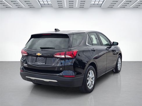 Used 2022 Chevrolet Equinox LT image 3