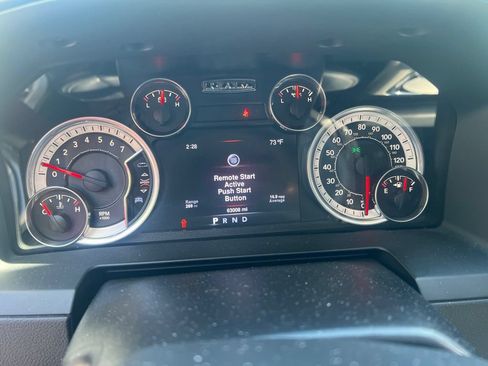 Used 2016 RAM 1500 Laramie w/ Convenience Group AWD/4WD image 4
