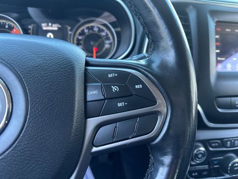 Certified 2021 Jeep Cherokee Latitude Lux image 30