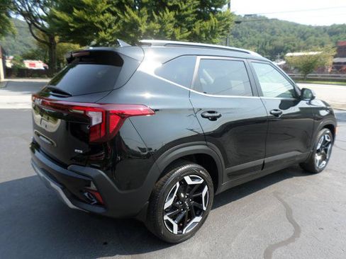 Used 2024 Kia Seltos SX w/ SX Sunroof Package AWD/4WD image 6