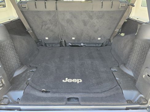 Used 2016 Jeep Wrangler Unlimited Sahara w/ Connectivity Group image 40