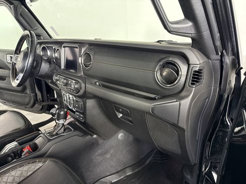 Used 2021 Jeep Wrangler Unlimited Sahara AWD/4WD image 36
