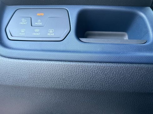 New 2025 Volkswagen ID. Buzz Pro S Plus AWD/4WD image 23