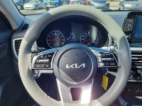 Used 2023 Kia Seltos LX AWD/4WD image 19