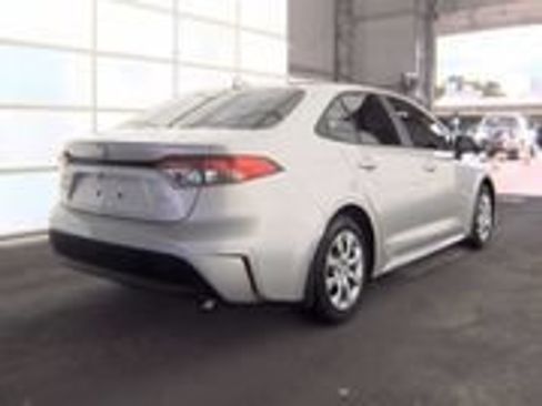 Used 2025 Toyota Corolla LE FWD image 5