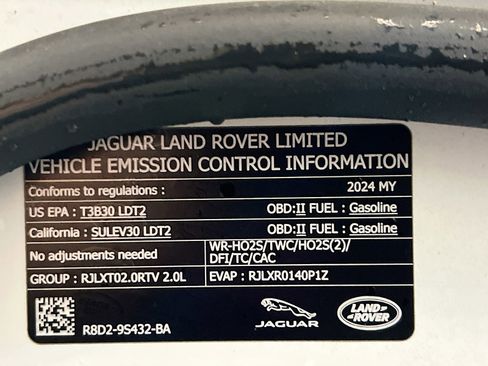 Used 2024 Land Rover Range Rover Evoque Dynamic SE image 24