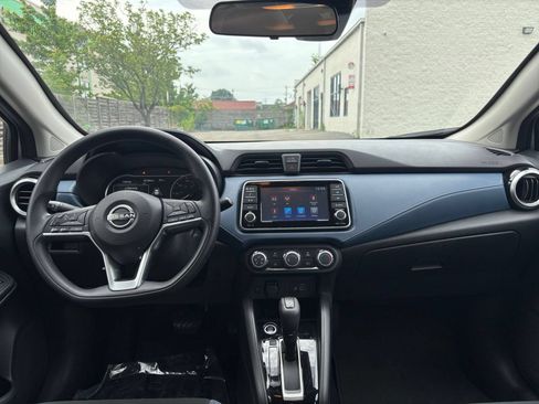 Used 2025 Nissan Versa SV FWD image 32