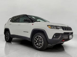 Used 2025 Jeep Compass Trailhawk AWD/4WD video 1