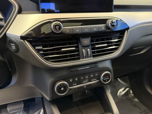 Used 2020 Ford Escape SEL FWD image 22