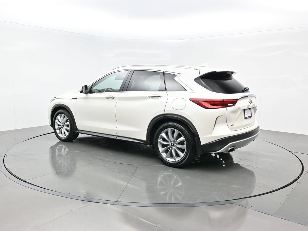 Used 2019 INFINITI QX50 Luxe w/ Navigation Package AWD/4WD image 4