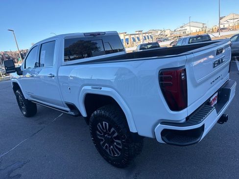 Used 2025 GMC Sierra 2500 Denali Ultimate image 3