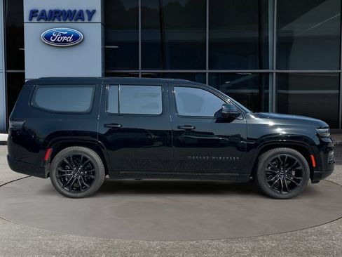 Used 2023 Jeep Grand Wagoneer Series II AWD/4WD image 9