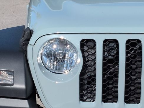 Certified 2024 Jeep Wrangler Sport S image 9