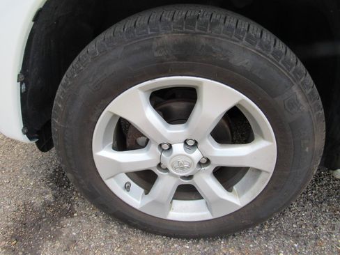 Used 2012 Toyota RAV4 Limited w/ Premium Plus Value Pkg AWD/4WD image 13