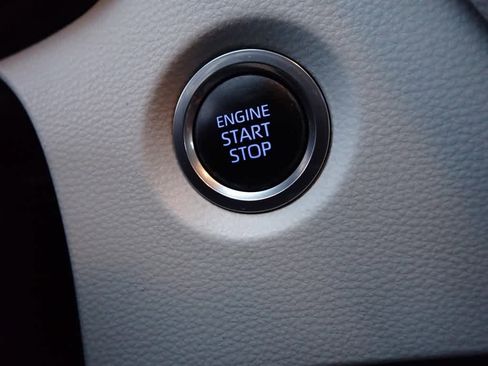 Used 2020 Toyota Corolla SE image 26