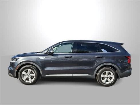 Used 2022 Kia Sorento LX image 5
