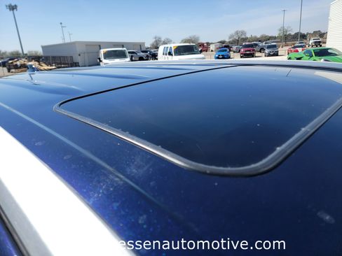 Used 2023 Toyota Highlander XLE image 8