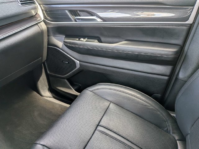 Used 2024 Jeep Wagoneer 4WD w/ Premium Group I image 17