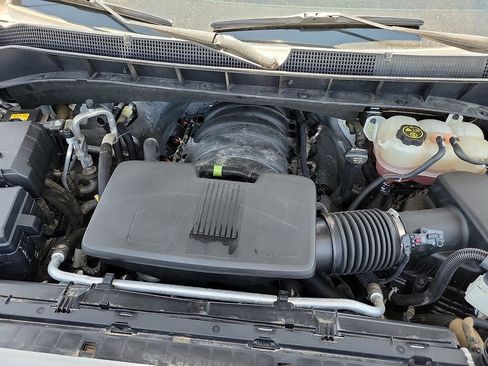 Used 2019 Chevrolet Silverado 1500 High Country w/ Technology Package AWD/4WD image 13