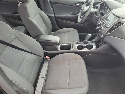 Used 2017 Chevrolet Cruze LT w/ Convenience Package image 24