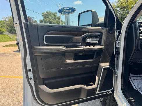 Used 2024 RAM 2500 Laramie AWD/4WD image 17