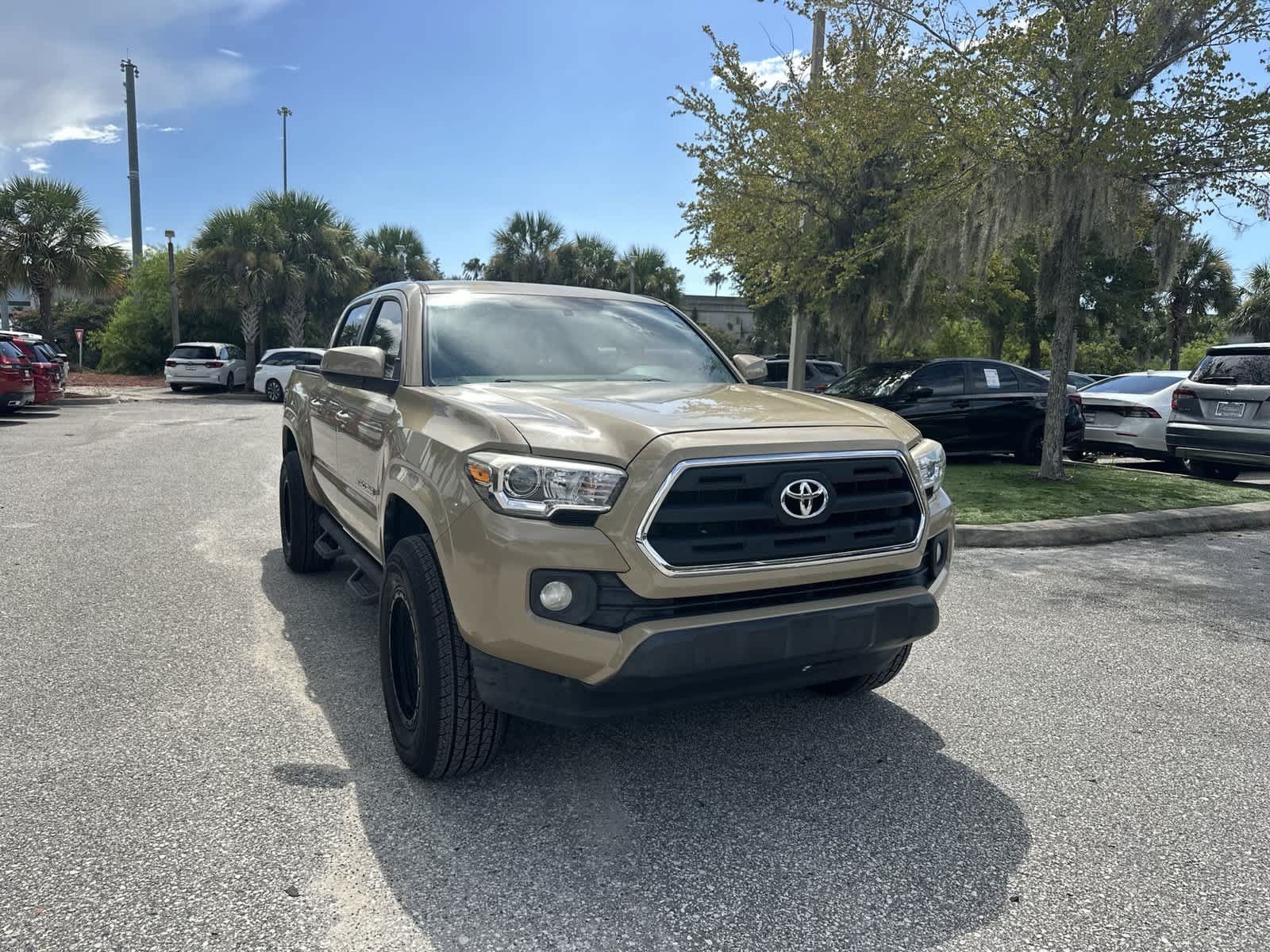Used 2016 Toyota Tacoma SR5 w/ Towing Package RWD image 8