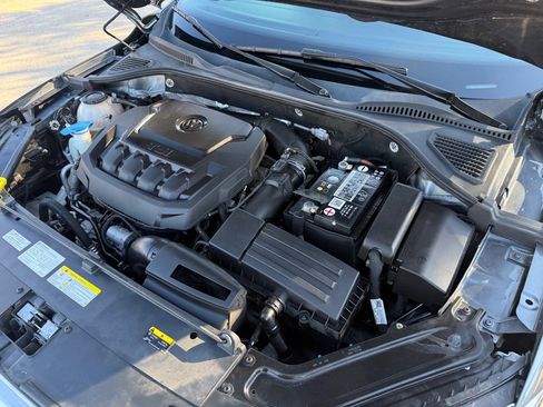 Used 2021 Volkswagen Passat 2.0T SE image 35