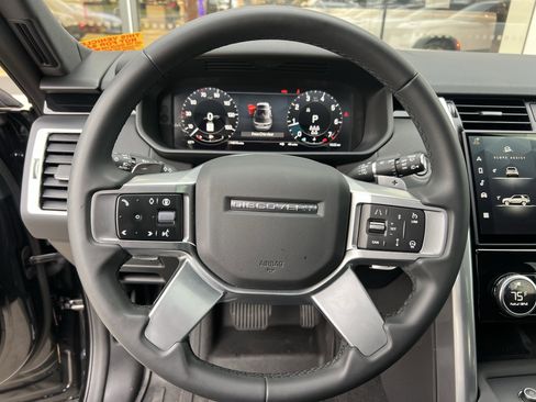 Certified 2025 Land Rover Discovery S AWD/4WD image 21