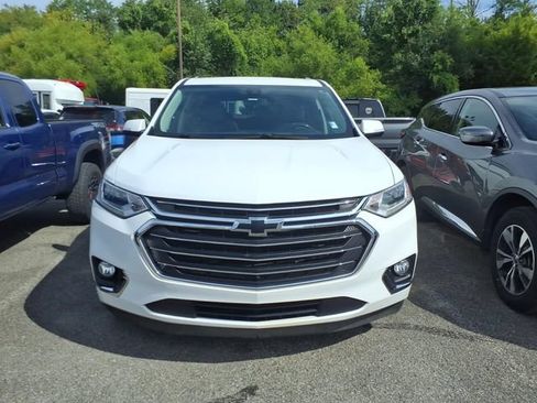 Used 2019 Chevrolet Traverse Premier w/ Driver Confidence II Package FWD image 3