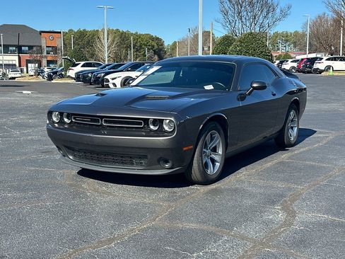 Used 2020 Dodge Challenger SXT image 3