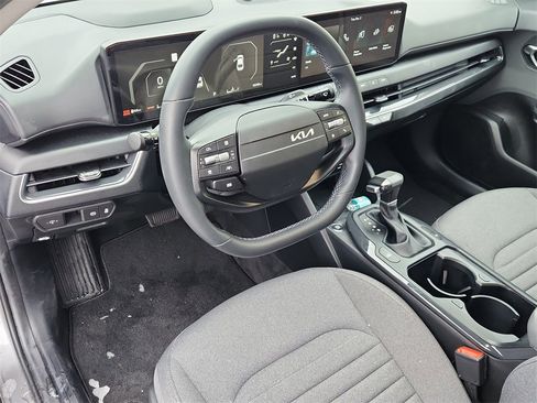 Used 2025 Kia K4 EX image 18