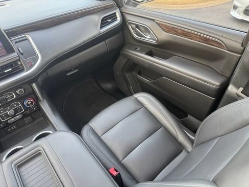 Used 2021 Chevrolet Suburban LT w/ Rear Media and Nav Package RWD image 25