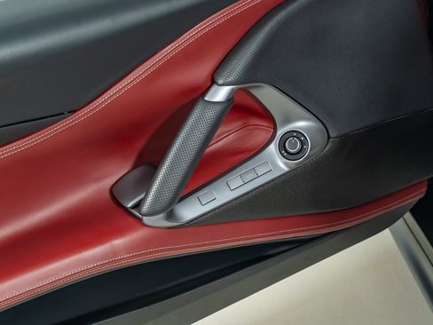 Certified 2019 Ferrari 812 Superfast RWD image 22