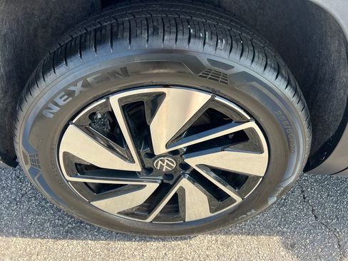 Used 2024 Volkswagen Atlas SE image 17