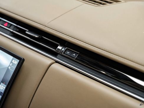 Used 2024 Land Rover Range Rover SV AWD/4WD image 64