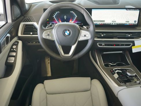 Used 2026 BMW X7 xDrive40i w/ Premium Package AWD/4WD image 16