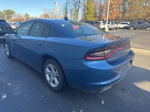Used 2023 Dodge Charger SXT image 2