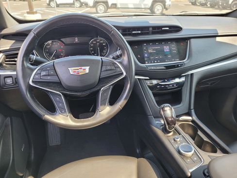 Used 2022 Cadillac XT5 Premium Luxury FWD image 18