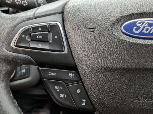 Used 2018 Ford Escape Titanium w/ Ford Safe & Smart Package FWD image 10